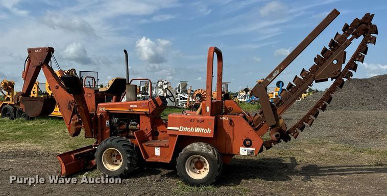 image for item OG9663 1997 Ditch Witch 5110DD trencher