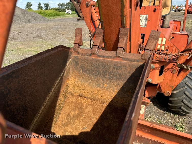 image for item OG9663 1997 Ditch Witch 5110DD trencher