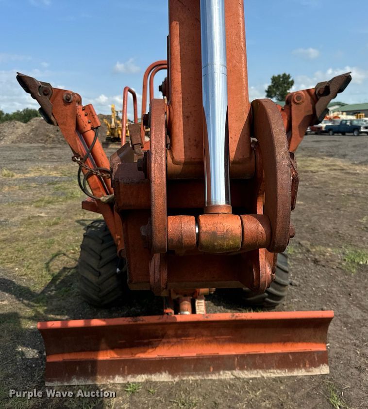 image for item OG9663 1997 Ditch Witch 5110DD trencher