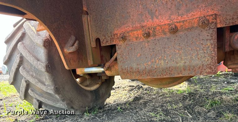 image for item OG9663 1997 Ditch Witch 5110DD trencher