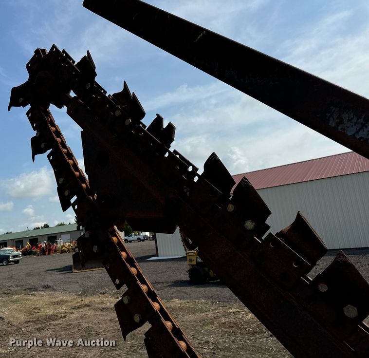 image for item OG9663 1997 Ditch Witch 5110DD trencher