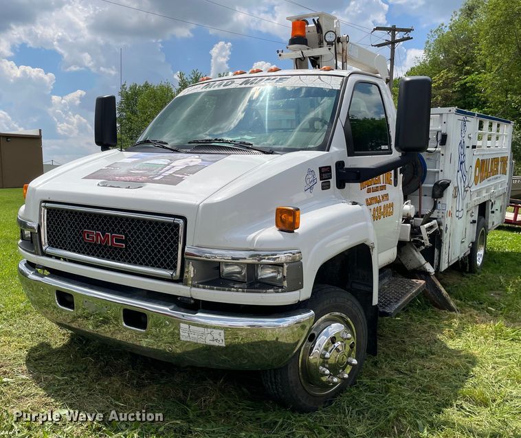 image for item OG9974 2007 GMC C5500 utility / service truck