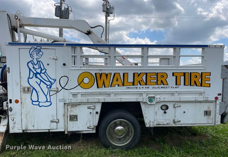 image for item OG9974 2007 GMC C5500 utility / service truck