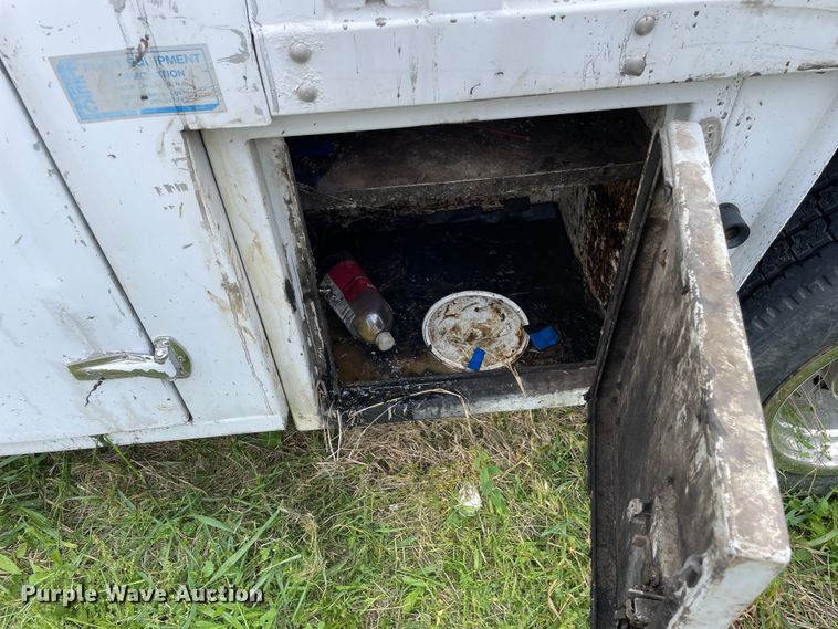 image for item OG9974 2007 GMC C5500 utility / service truck