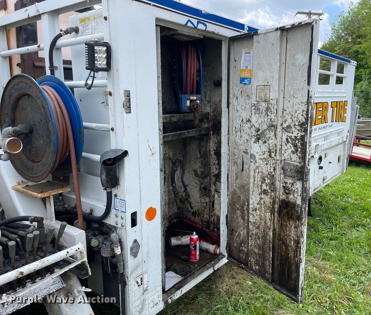 image for item OG9974 2007 GMC C5500 utility / service truck