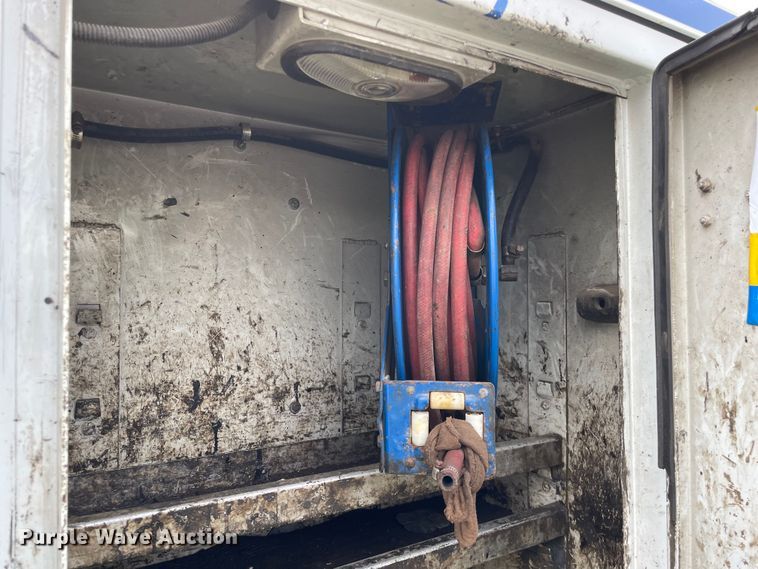 image for item OG9974 2007 GMC C5500 utility / service truck