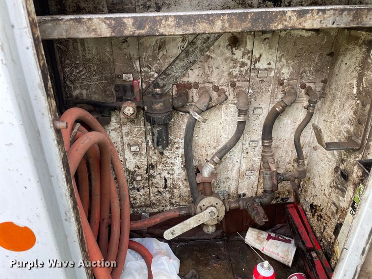 image for item OG9974 2007 GMC C5500 utility / service truck