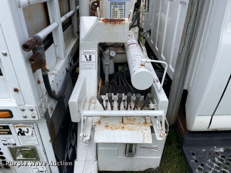 image for item OG9974 2007 GMC C5500 utility / service truck