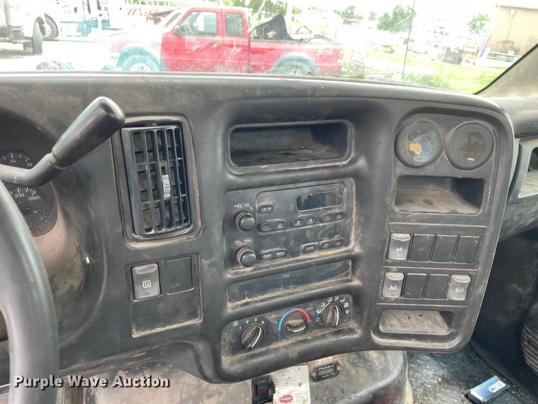 image for item OG9974 2007 GMC C5500 utility / service truck