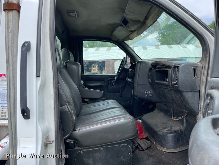 image for item OG9974 2007 GMC C5500 utility / service truck