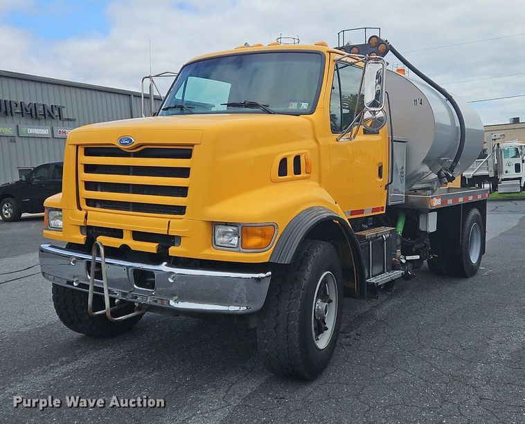 image for item OJ9812 1997 Ford Louisville  sewer jetter truck