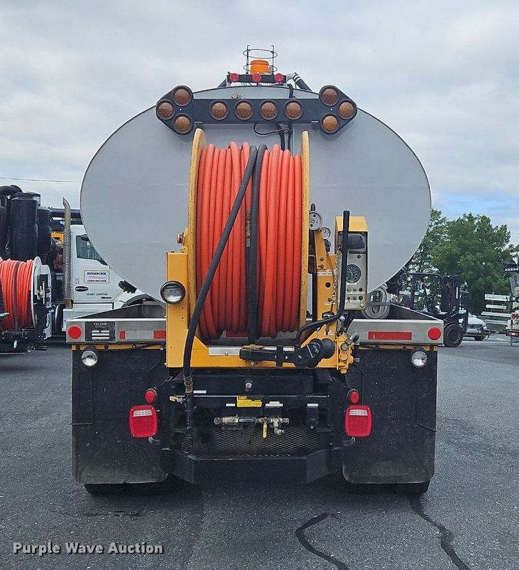 image for item OJ9812 1997 Ford Louisville  sewer jetter truck