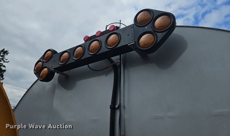 image for item OJ9812 1997 Ford Louisville  sewer jetter truck