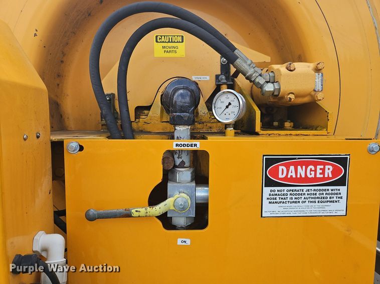 image for item OJ9812 1997 Ford Louisville  sewer jetter truck