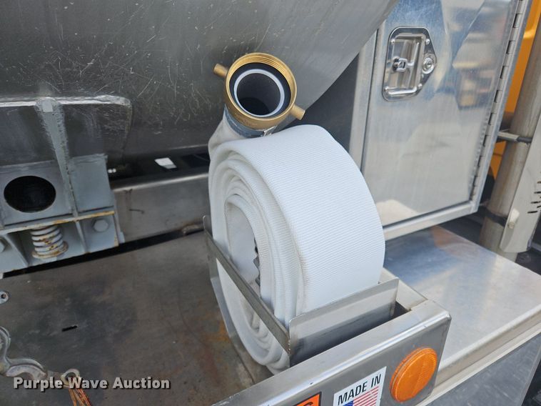 image for item OJ9812 1997 Ford Louisville  sewer jetter truck