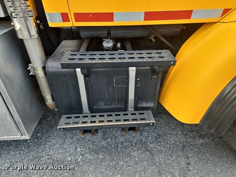 image for item OJ9812 1997 Ford Louisville  sewer jetter truck