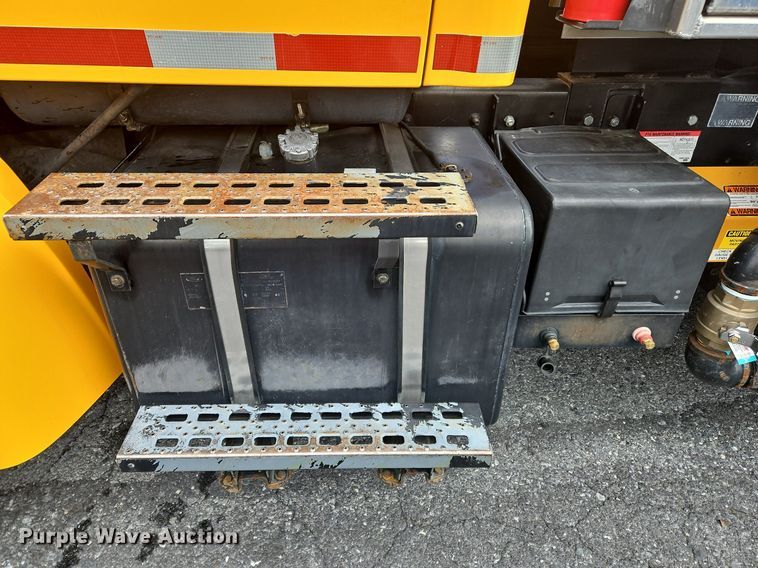 image for item OJ9812 1997 Ford Louisville  sewer jetter truck