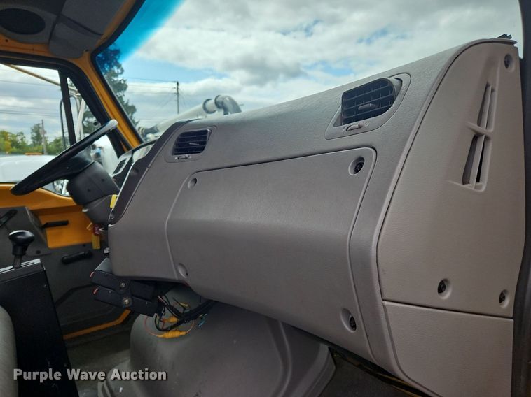 image for item OJ9812 1997 Ford Louisville  sewer jetter truck