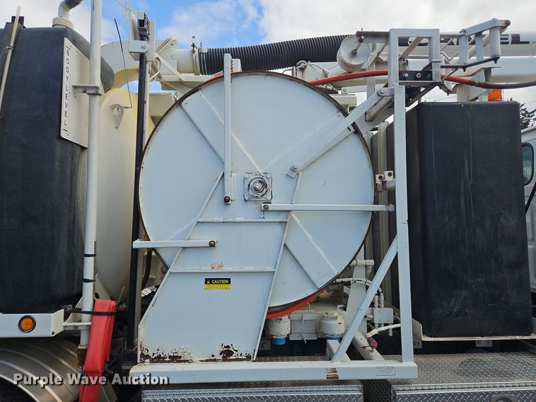 image for item OJ9815 2006 Sterling  L-Line sewer jetter truck