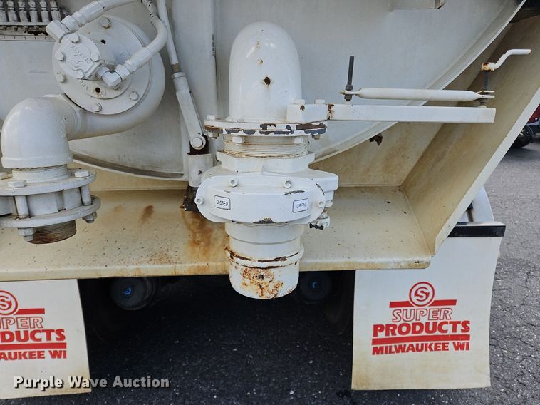 image for item OJ9815 2006 Sterling  L-Line sewer jetter truck