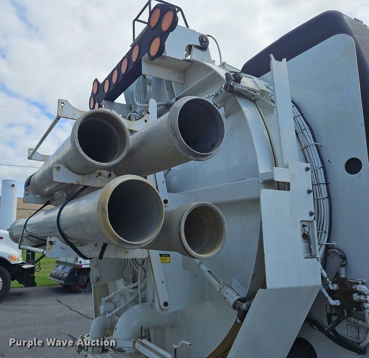 image for item OJ9815 2006 Sterling  L-Line sewer jetter truck