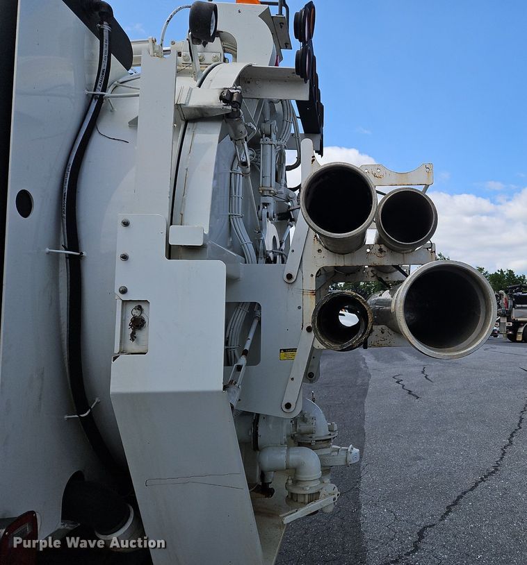 image for item OJ9815 2006 Sterling  L-Line sewer jetter truck