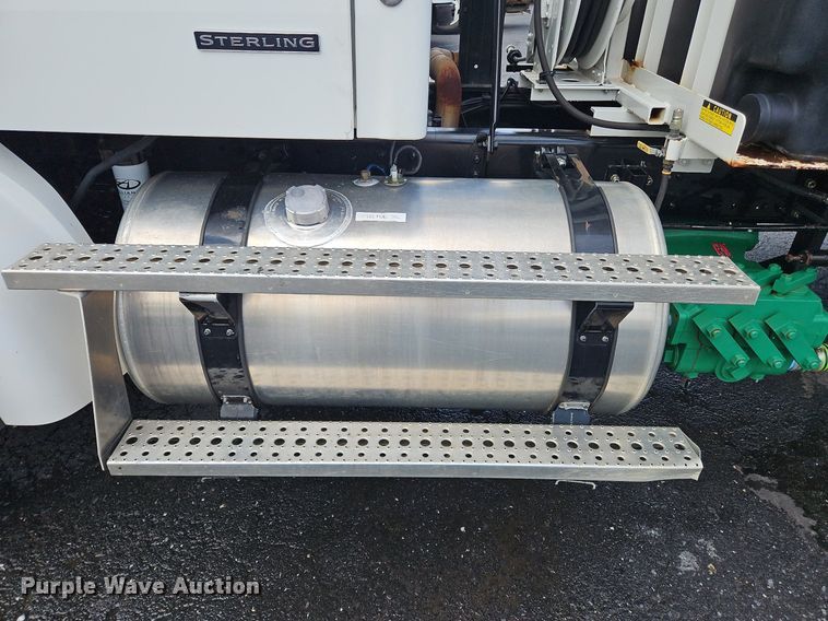 image for item OJ9815 2006 Sterling  L-Line sewer jetter truck