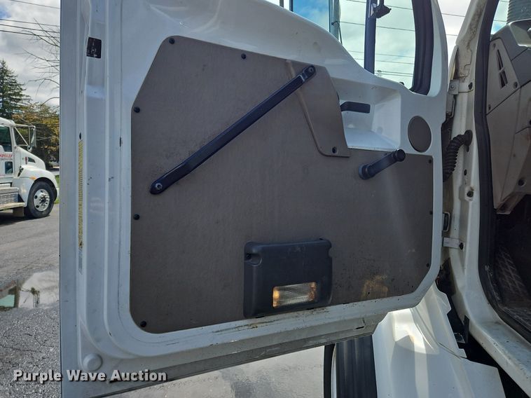 image for item OJ9815 2006 Sterling  L-Line sewer jetter truck