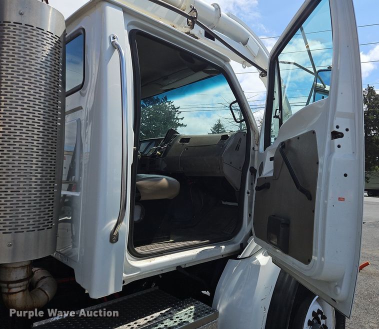 image for item OJ9815 2006 Sterling  L-Line sewer jetter truck