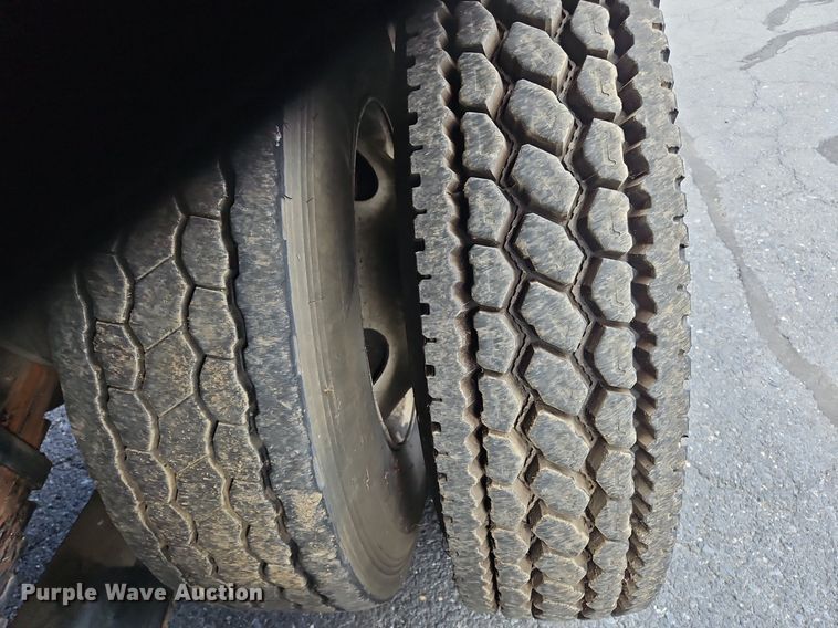 image for item OJ9815 2006 Sterling  L-Line sewer jetter truck