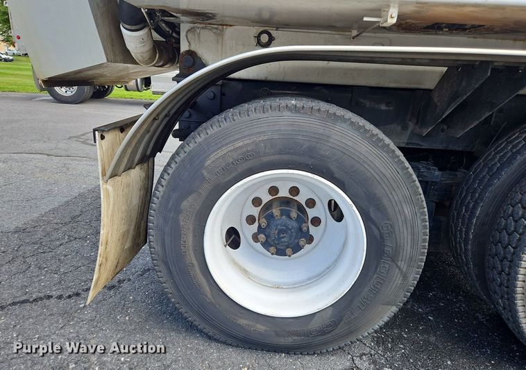 image for item OJ9815 2006 Sterling  L-Line sewer jetter truck