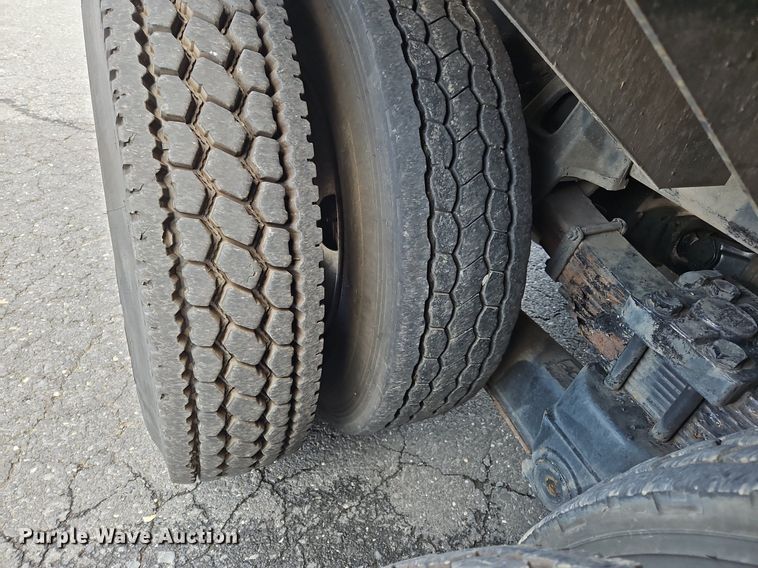 image for item OJ9815 2006 Sterling  L-Line sewer jetter truck