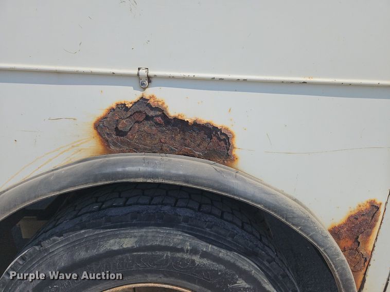 image for item OJ9831 2006 International  4300 bucket truck