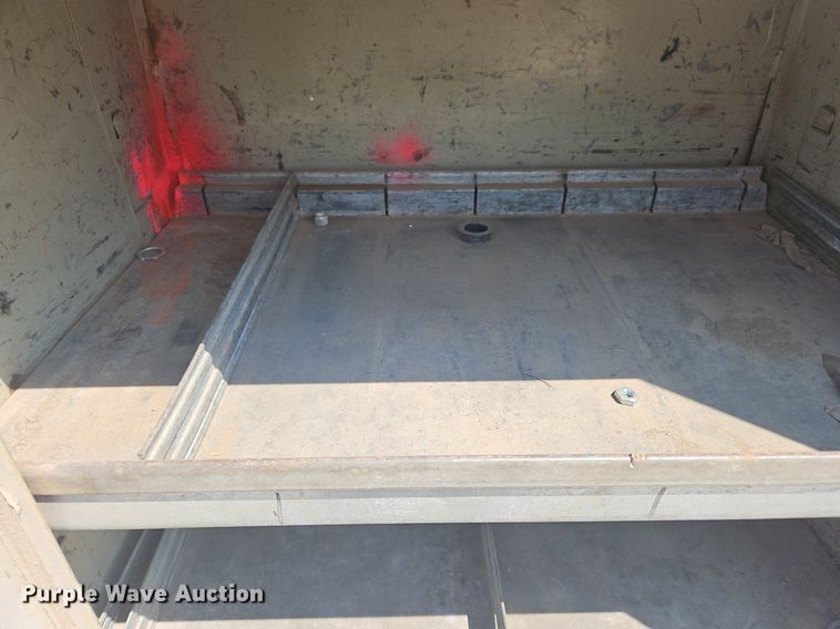 image for item OJ9831 2006 International  4300 bucket truck