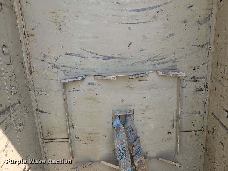 image for item OJ9831 2006 International  4300 bucket truck