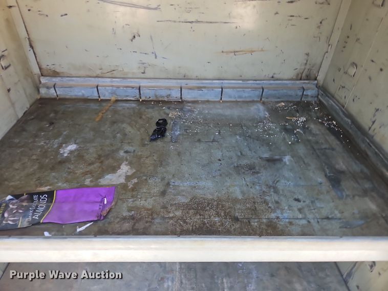 image for item OJ9831 2006 International  4300 bucket truck