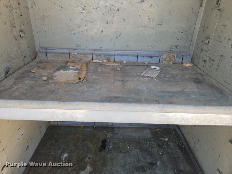 image for item OJ9831 2006 International  4300 bucket truck