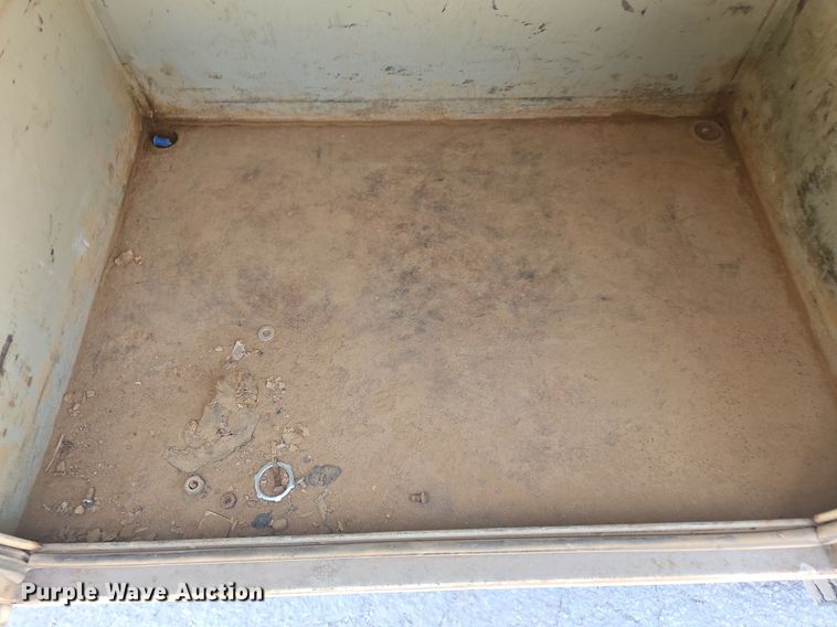 image for item OJ9831 2006 International  4300 bucket truck