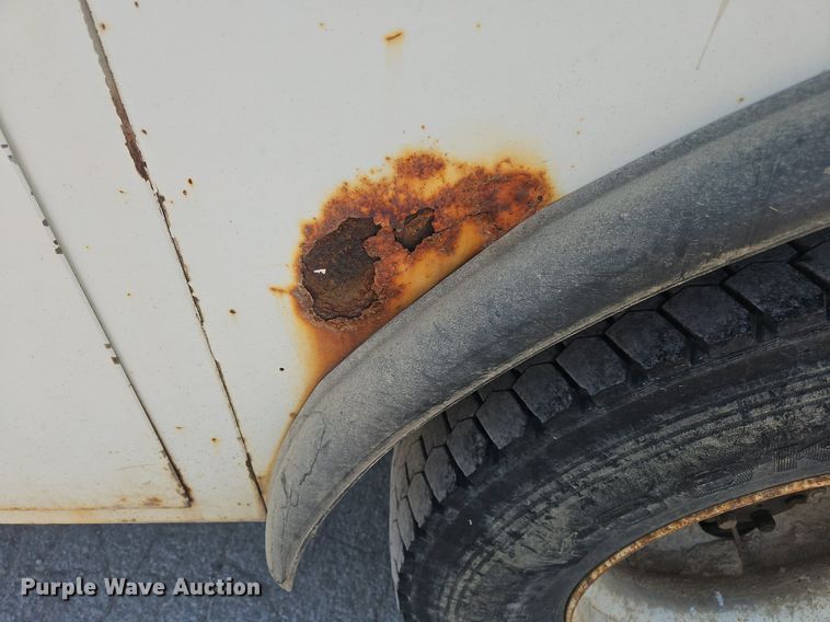 image for item OJ9831 2006 International  4300 bucket truck