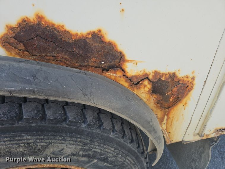 image for item OJ9831 2006 International  4300 bucket truck