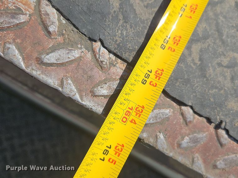 image for item OJ9831 2006 International  4300 bucket truck