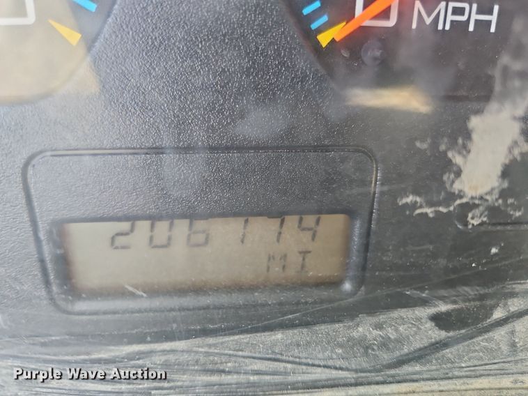 image for item OJ9831 2006 International  4300 bucket truck