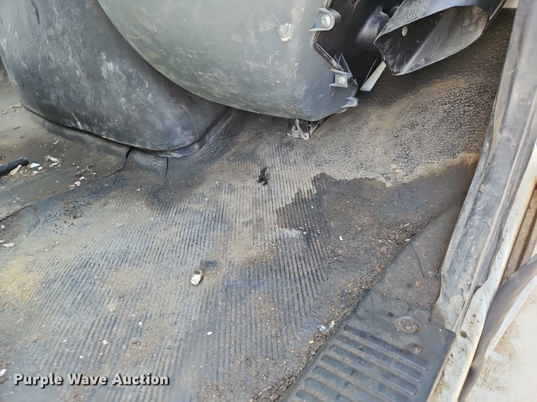 image for item OJ9831 2006 International  4300 bucket truck