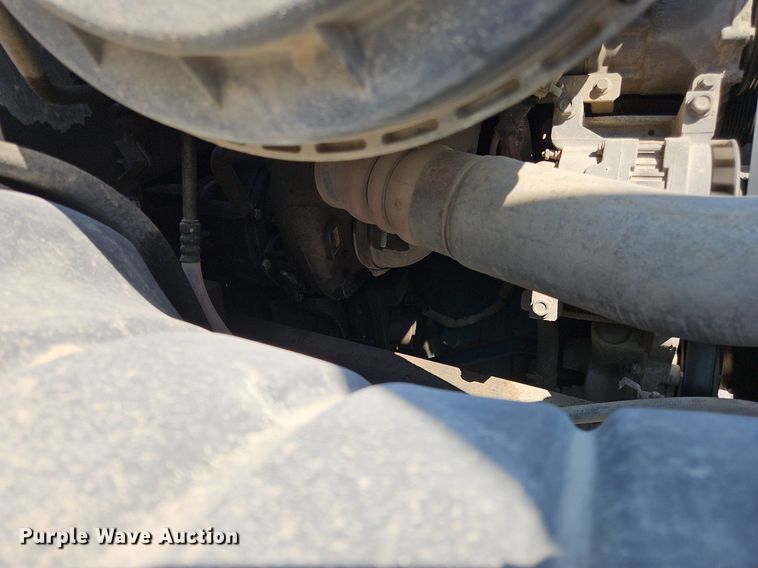 image for item OJ9831 2006 International  4300 bucket truck