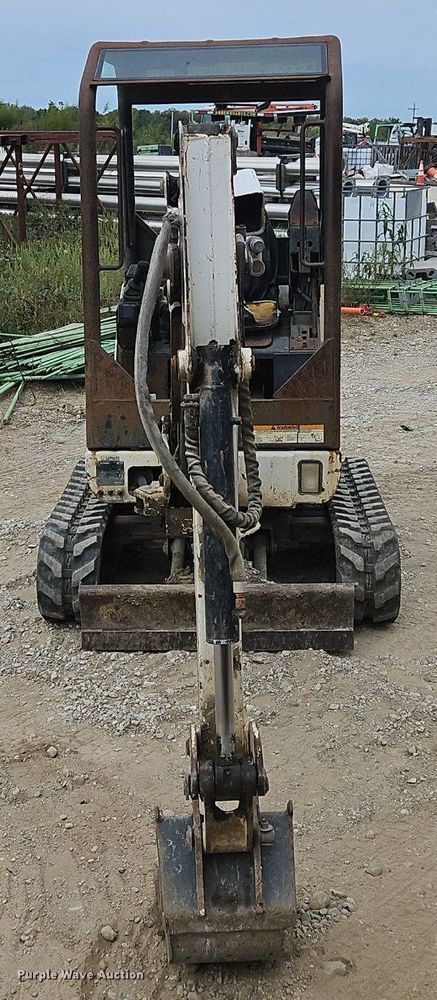 image for item OJ9832 2005 Bobcat 323 mini excavator