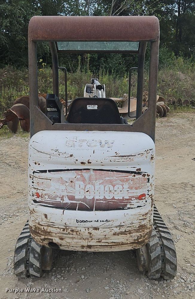 image for item OJ9832 2005 Bobcat 323 mini excavator