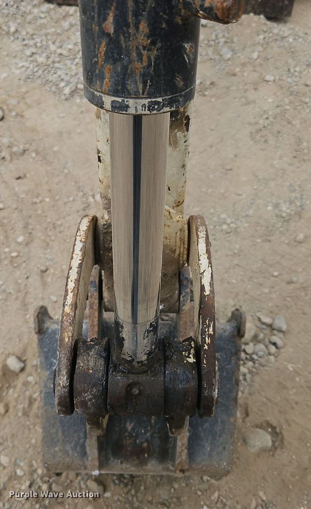 image for item OJ9832 2005 Bobcat 323 mini excavator