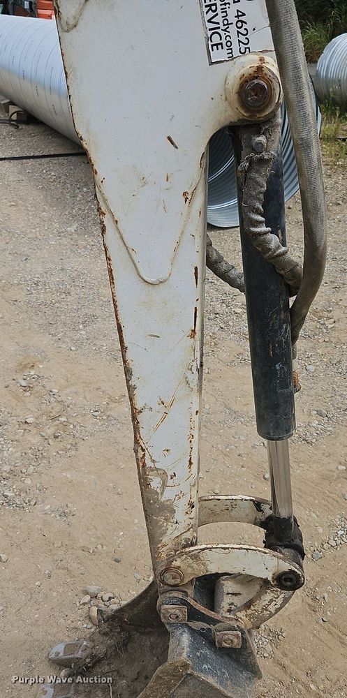 image for item OJ9832 2005 Bobcat 323 mini excavator