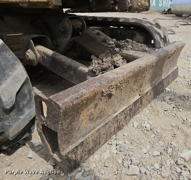 image for item OJ9832 2005 Bobcat 323 mini excavator