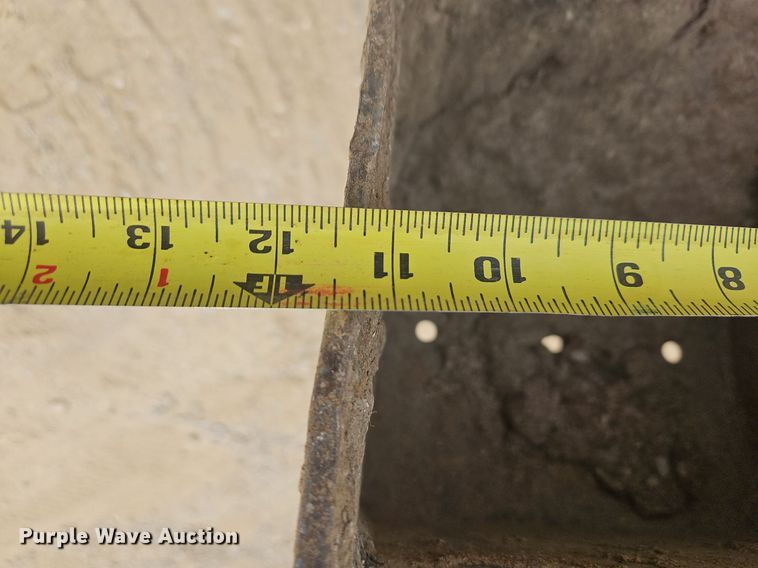 image for item OJ9832 2005 Bobcat 323 mini excavator